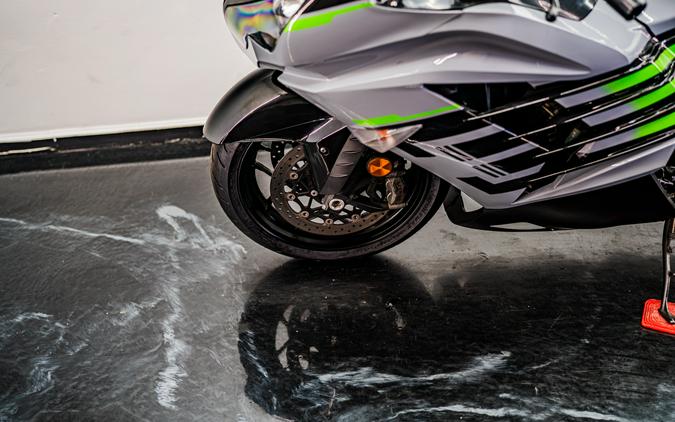 2025 Kawasaki Ninja® ZX™-14R ABS