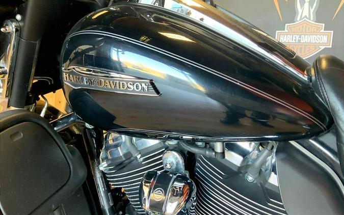 2017 Harley-Davidson® FLHTCU - Electra Glide® Ultra Classic®