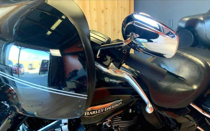 2017 Harley-Davidson® FLHTCU - Electra Glide® Ultra Classic®