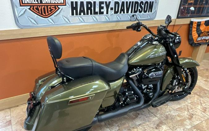 2017 Harley-Davidson® FLHRXS - Road King® Special