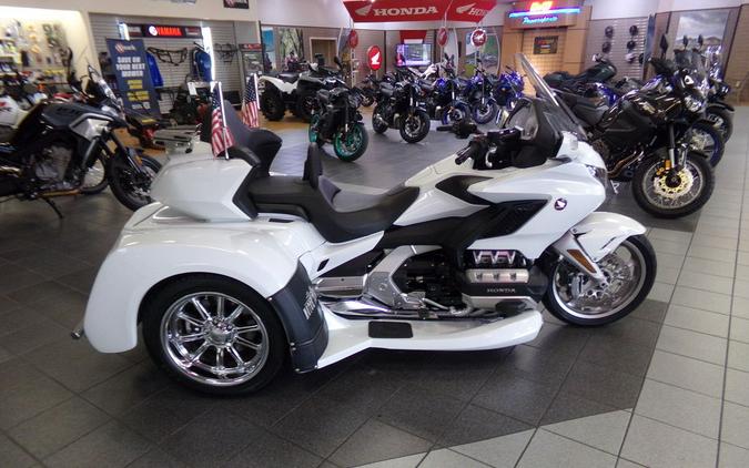 2018 Honda® Gold Wing Tour Automatic DCT Pearl White