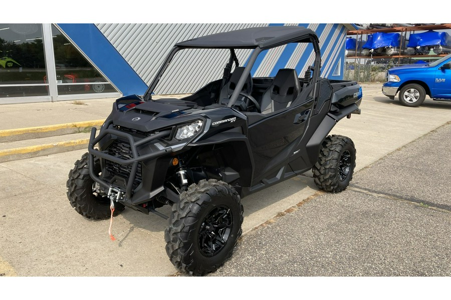 2025 Can-Am COMMANDER XT 700