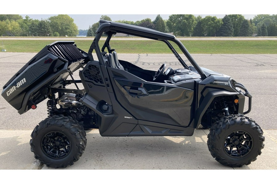 2025 Can-Am COMMANDER XT 700