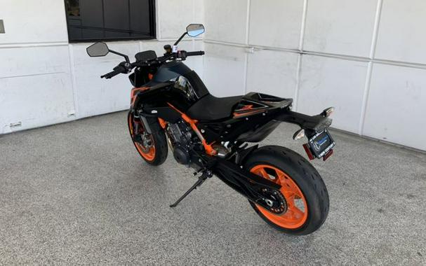 2023 KTM 890 DUKE R