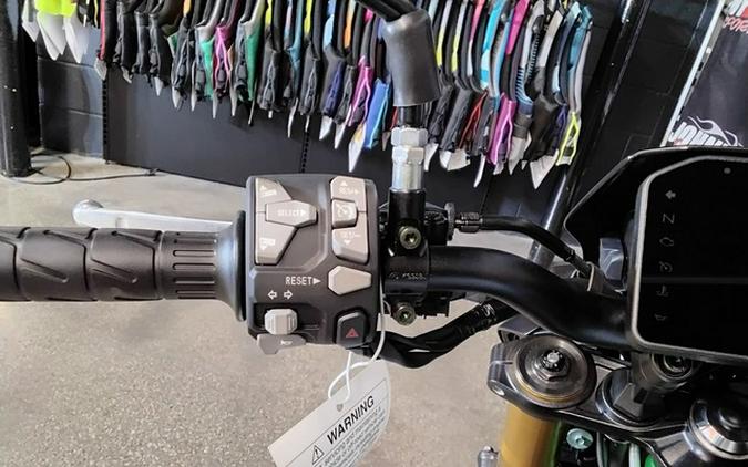 2026 Kawasaki Z900 SE ABS