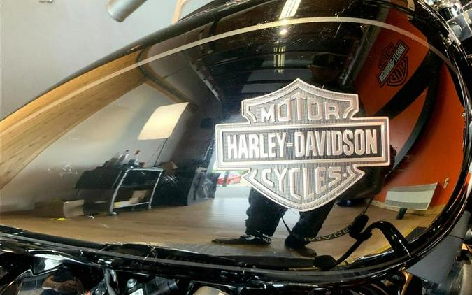 2018 Harley-Davidson® FLHC - Softail® Heritage Classic