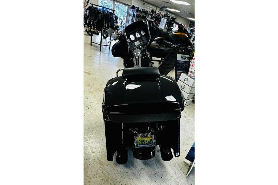 2021 Harley-Davidson® Street Glide® Base