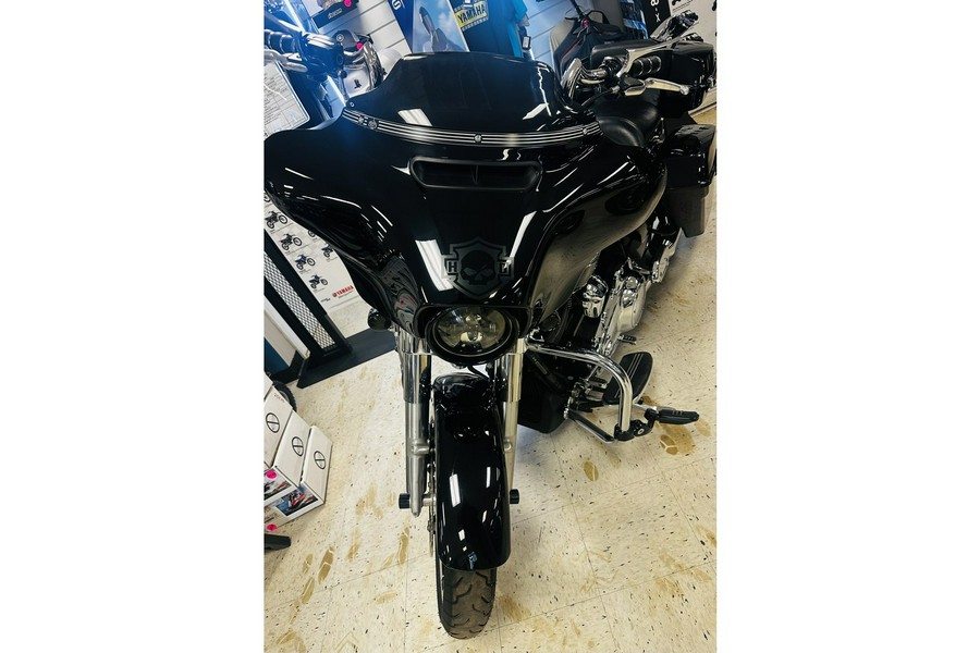 2021 Harley-Davidson® Street Glide® Base