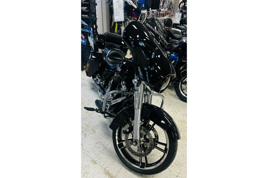 2021 Harley-Davidson® Street Glide® Base