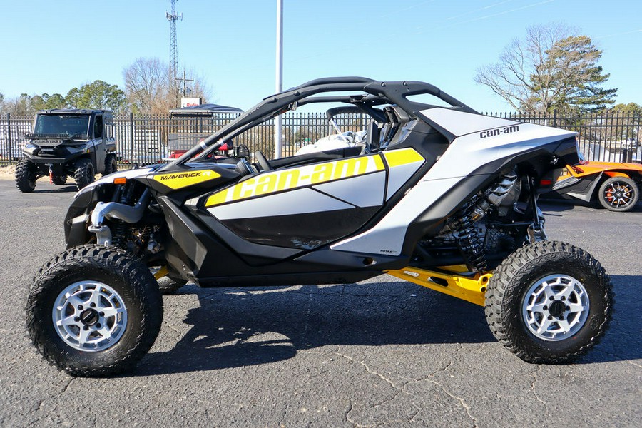 2024 Can-Am® Maverick R 999T DCT