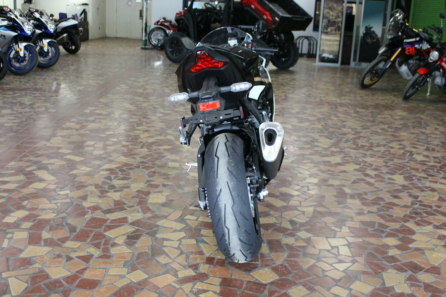 2026 Kawasaki NINJA ZX-6R ABS Pearl Robotic White/Metallic Spark Black - TA043620