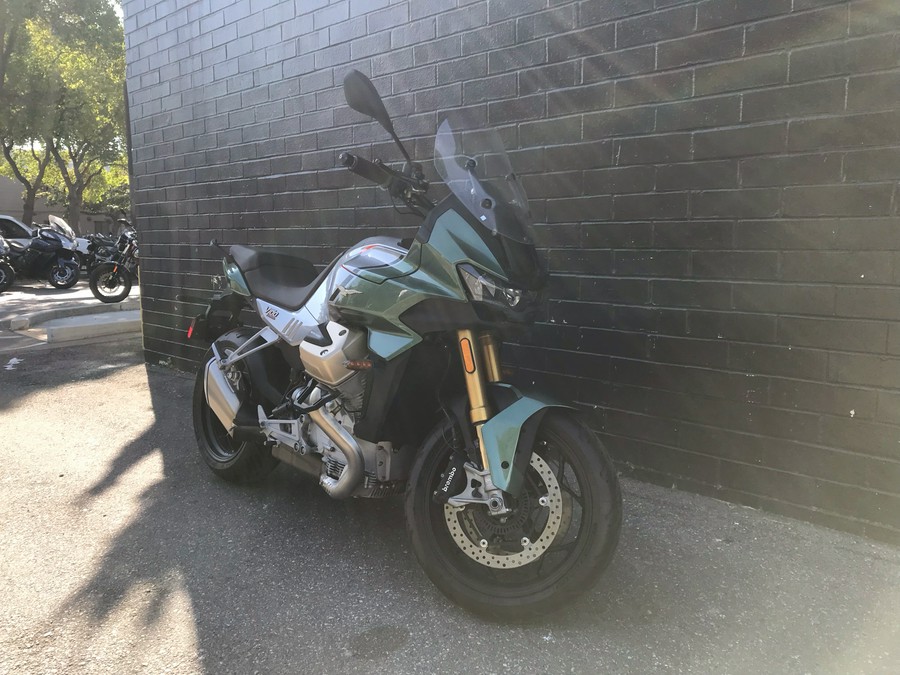 2024 Moto Guzzi V100 Mandello S