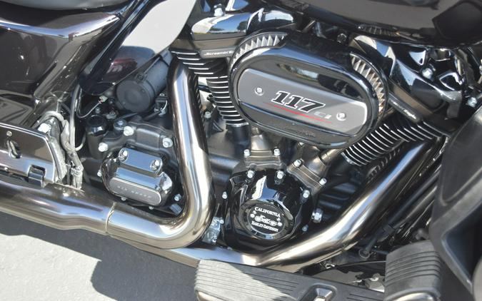2021 Harley-Davidson CVO Tri Glide FLHTCUTGSE