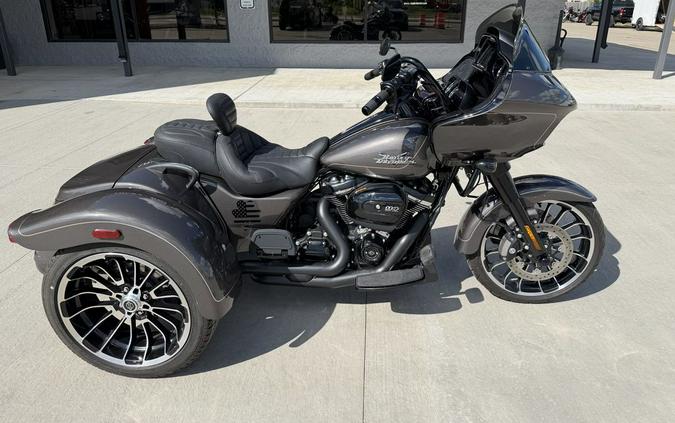 2023 Harley-Davidson® FLTRT - Road Glide® 3