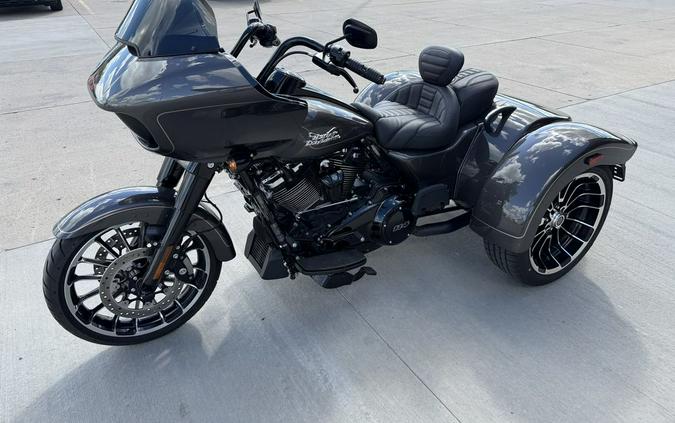 2023 Harley-Davidson® FLTRT - Road Glide® 3