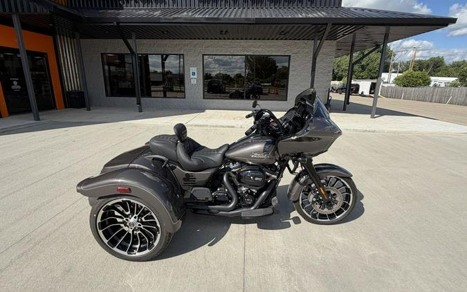 2023 Harley-Davidson® FLTRT - Road Glide® 3