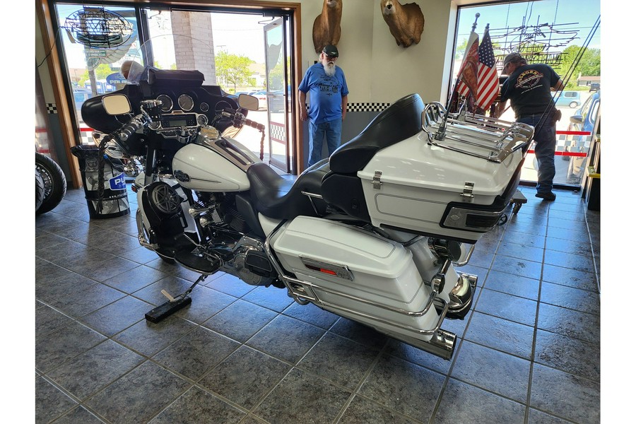 2013 Harley-Davidson® Electra Glide Ultra Classic FLHTCU