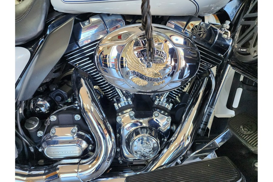 2013 Harley-Davidson® Electra Glide Ultra Classic FLHTCU