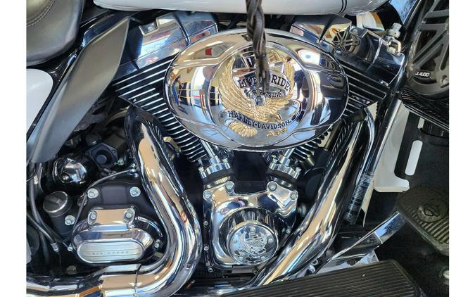2013 Harley-Davidson® Electra Glide Ultra Classic FLHTCU
