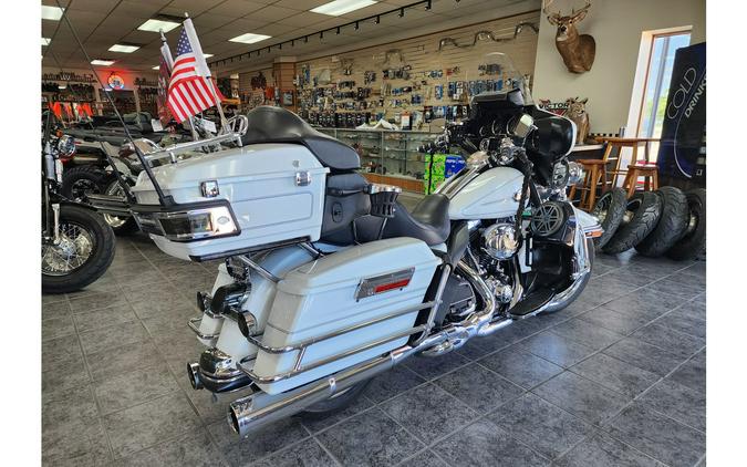 2013 Harley-Davidson® Electra Glide Ultra Classic FLHTCU