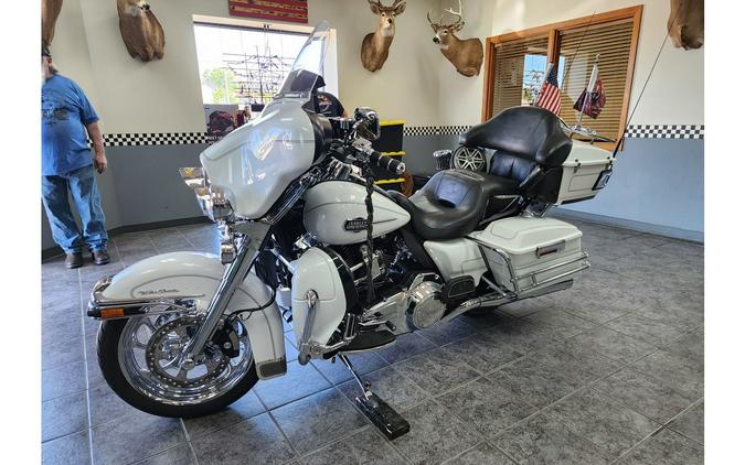 2013 Harley-Davidson® Electra Glide Ultra Classic FLHTCU