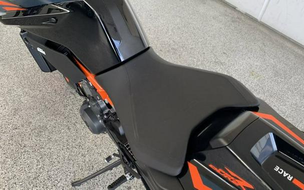 2023 KTM 890 DUKE R