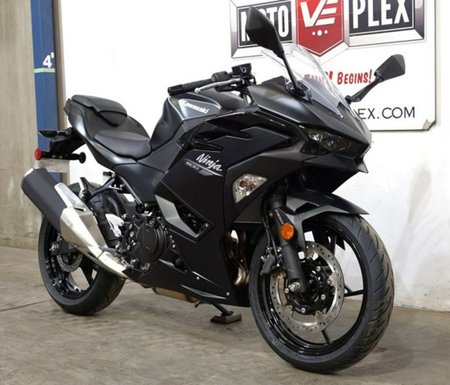 2026 Kawasaki Ninja 500 ABS Metallic Flat Spark Black