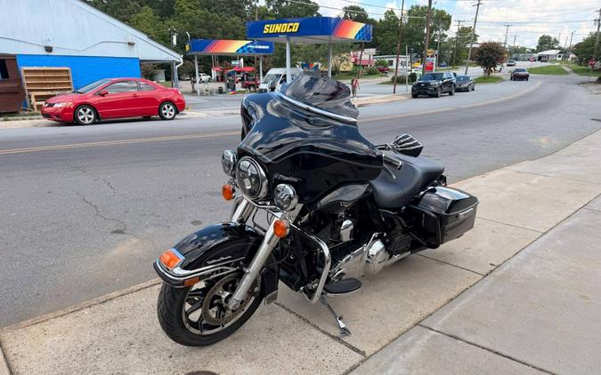 2012 Harley-Davidson Ultra Classic FLHTCU103