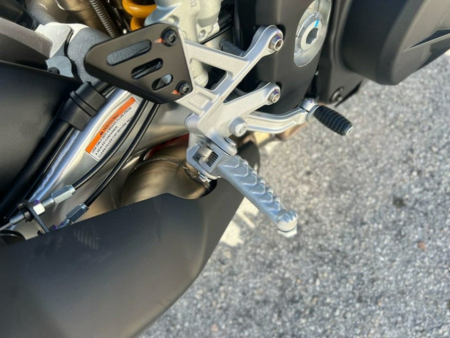 2026 Aprilia RSV4 Factory