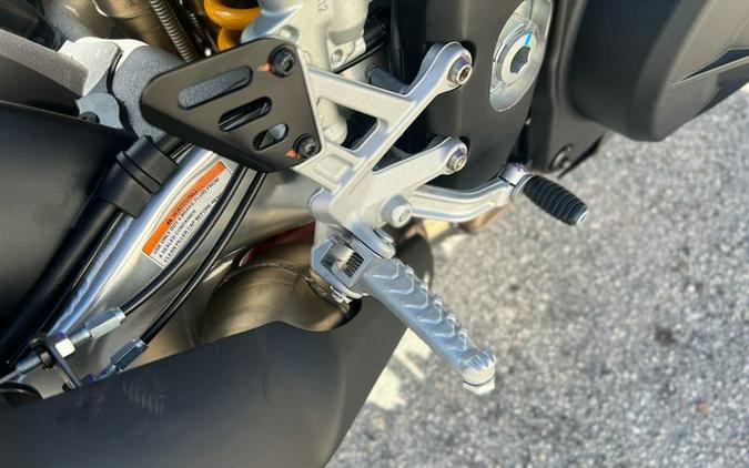 2026 Aprilia RSV4 Factory