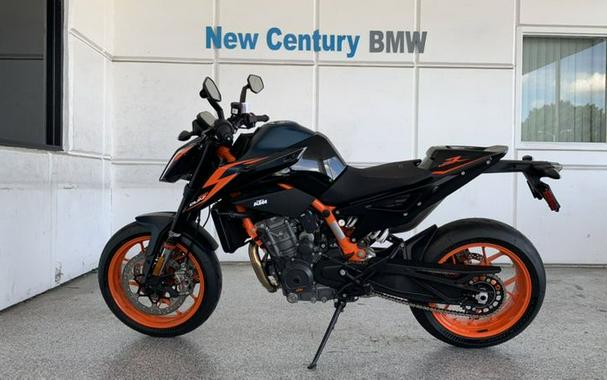 2023 KTM 890 DUKE R