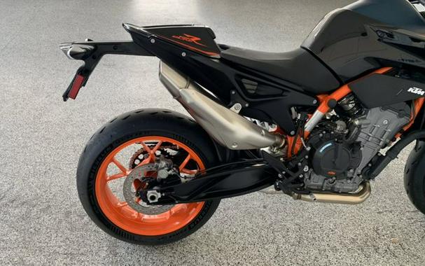 2023 KTM 890 DUKE R