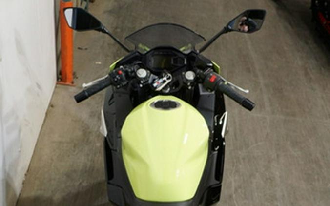 2026 Kawasaki Ninja 500 ABS Metallic Yellowish GreenEbony