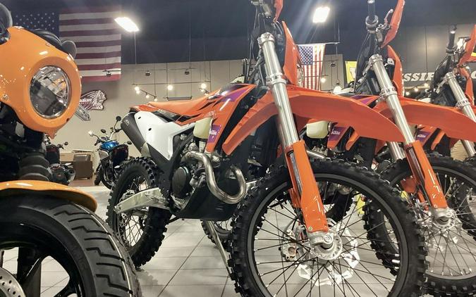 2024 KTM 500 XW-F and 350 XW-F First Look [9 Fast Facts]