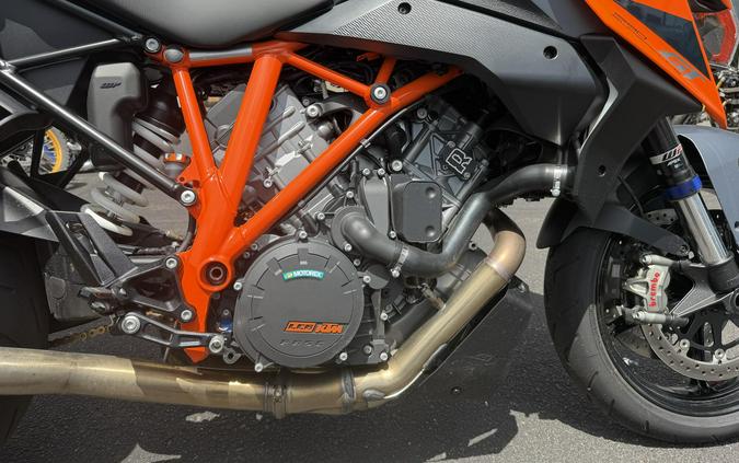 2023 KTM 1290 Super Duke GT Black / Orange