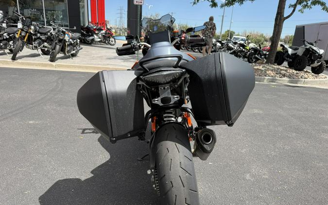 2023 KTM 1290 Super Duke GT Black / Orange