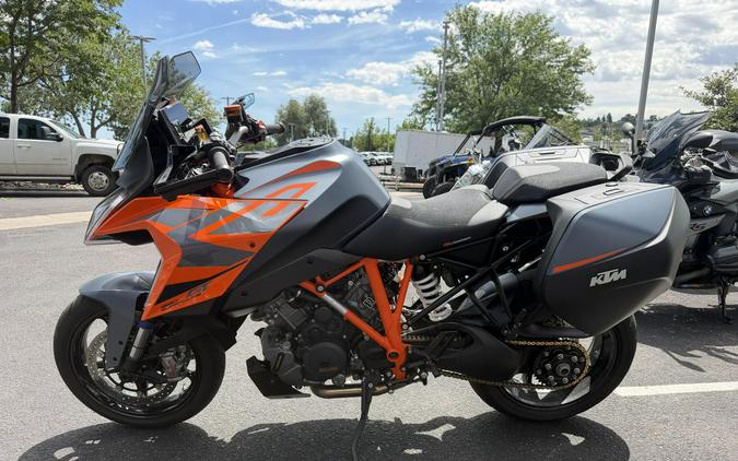 2023 KTM 1290 Super Duke GT Black / Orange
