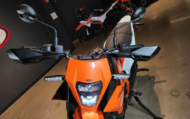 2026 KTM 390 SMC R