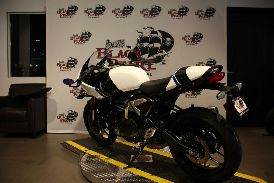 2026 Triumph Thruxton 400 Phantom Black / Aluminium Silver