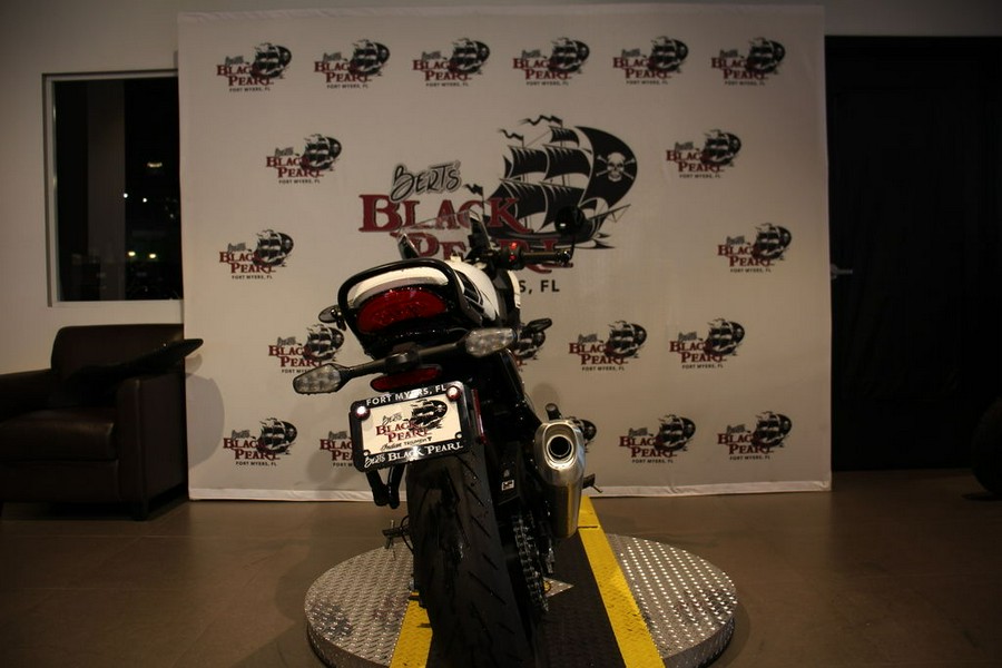 2026 Triumph Thruxton 400 Phantom Black / Aluminium Silver
