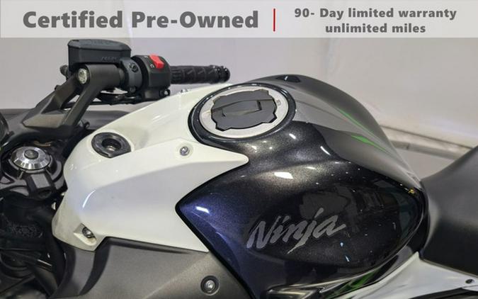 2022 Kawasaki Ninja 650 Pearl Robotic White/Metallic Carbon Gra