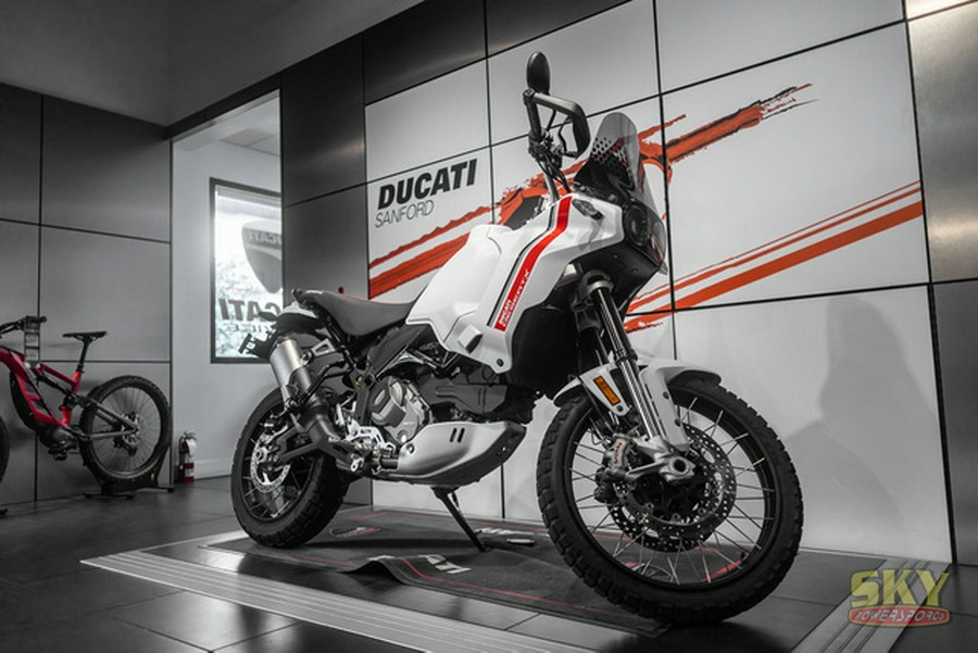 2023 Ducati DesertX Star White Silk