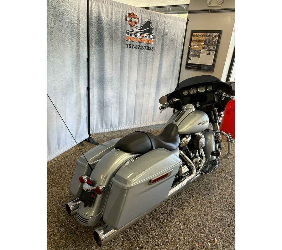 2020 Harley-Davidson Street Glide® Base