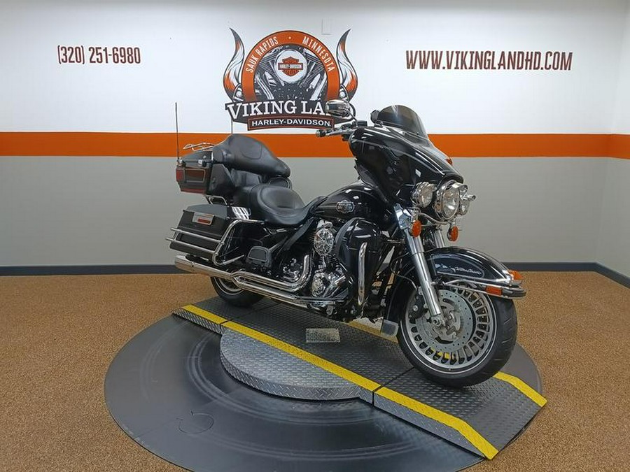 2010 Harley-Davidson® FLHTCU - Ultra Classic® Electra Glide