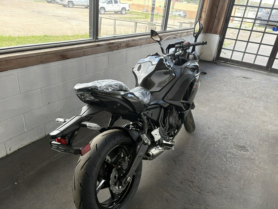 2026 Kawasaki Ninja 650 Base