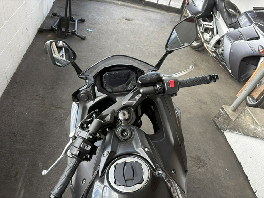 2026 Kawasaki Ninja 650 Base