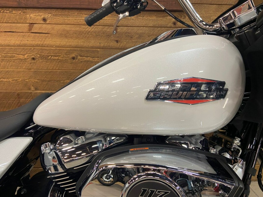 2024 Harley-Davidson Road Glide™ White Onyx Pearl FLTRX