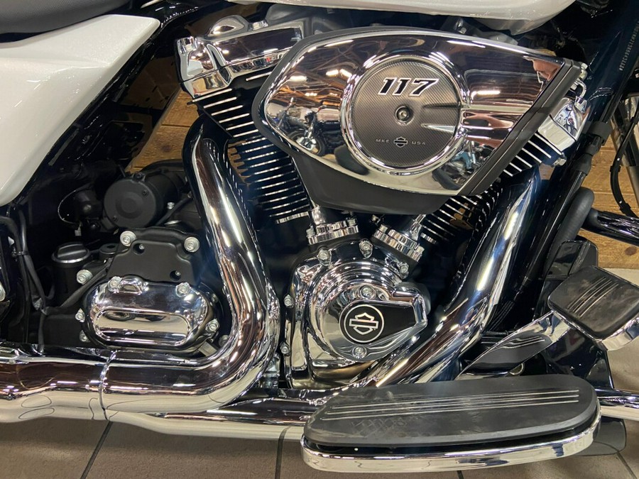 2024 Harley-Davidson Road Glide™ White Onyx Pearl FLTRX