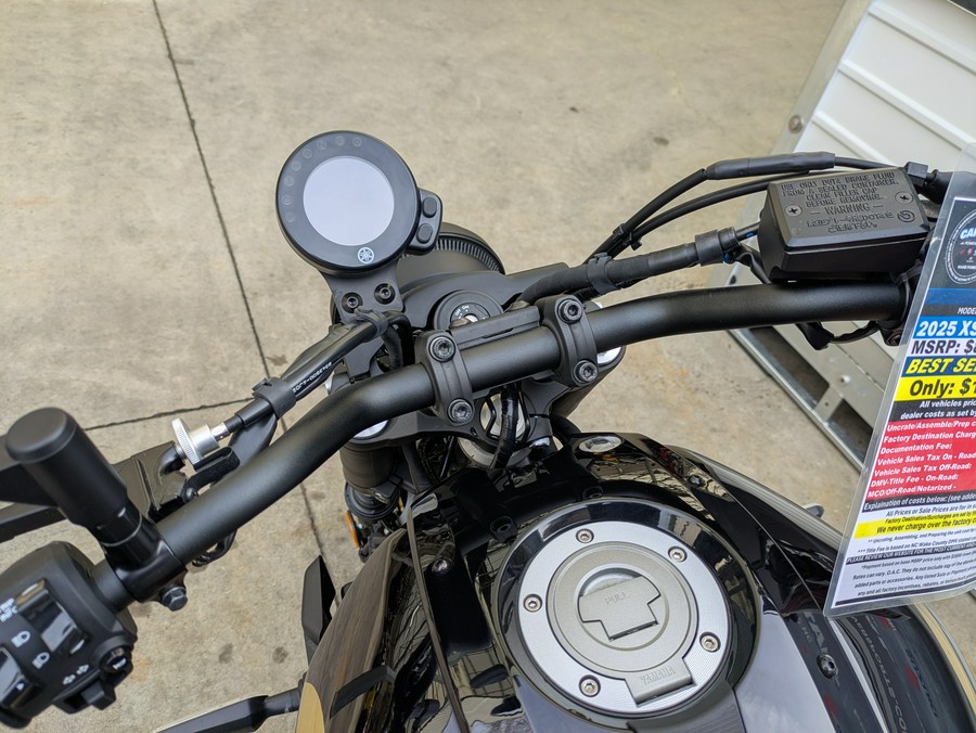2025 Yamaha XSR700