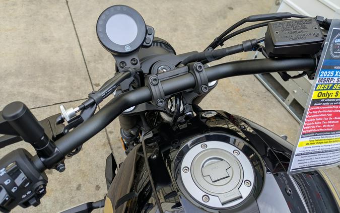 2025 Yamaha XSR700